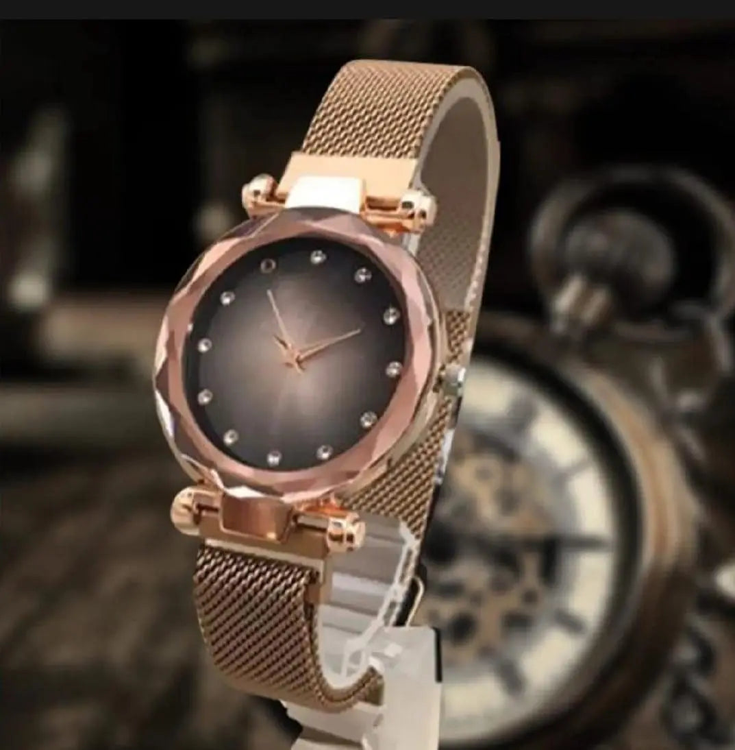 Stunning Women's Quartz Watch – Round with Plain Strap lushloop