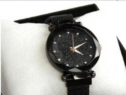 Stunning Women's Quartz Watch – Round with Plain Strap lushloop